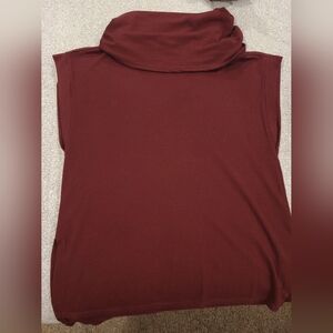 Umgee Small Turtleneck Sleeveless sweater